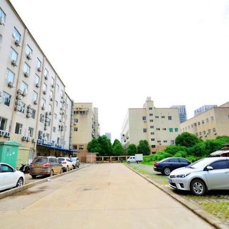 Jinjiang Inn Wuhan Optics Valley Avenue Gaoxiner Road Exterior foto